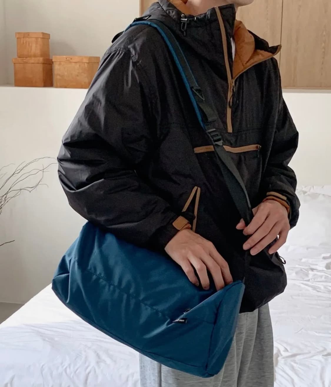 밀크 웨이브 포춘 버튼 나일론 더플 크로스백 [블루] 상품이미지2