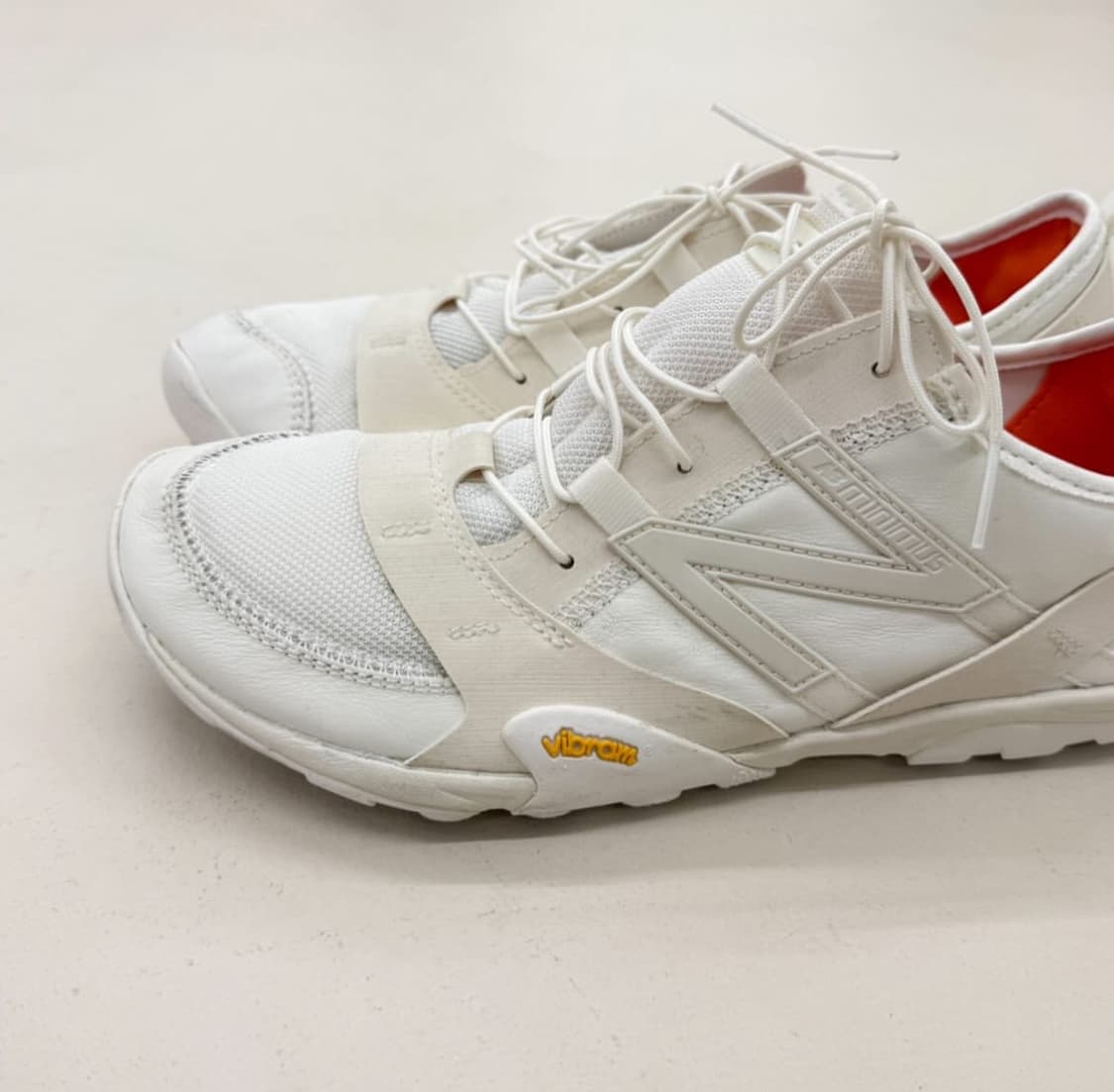 이세이미야케 x 뉴발란스 MT10O 화이트 상품이미지4