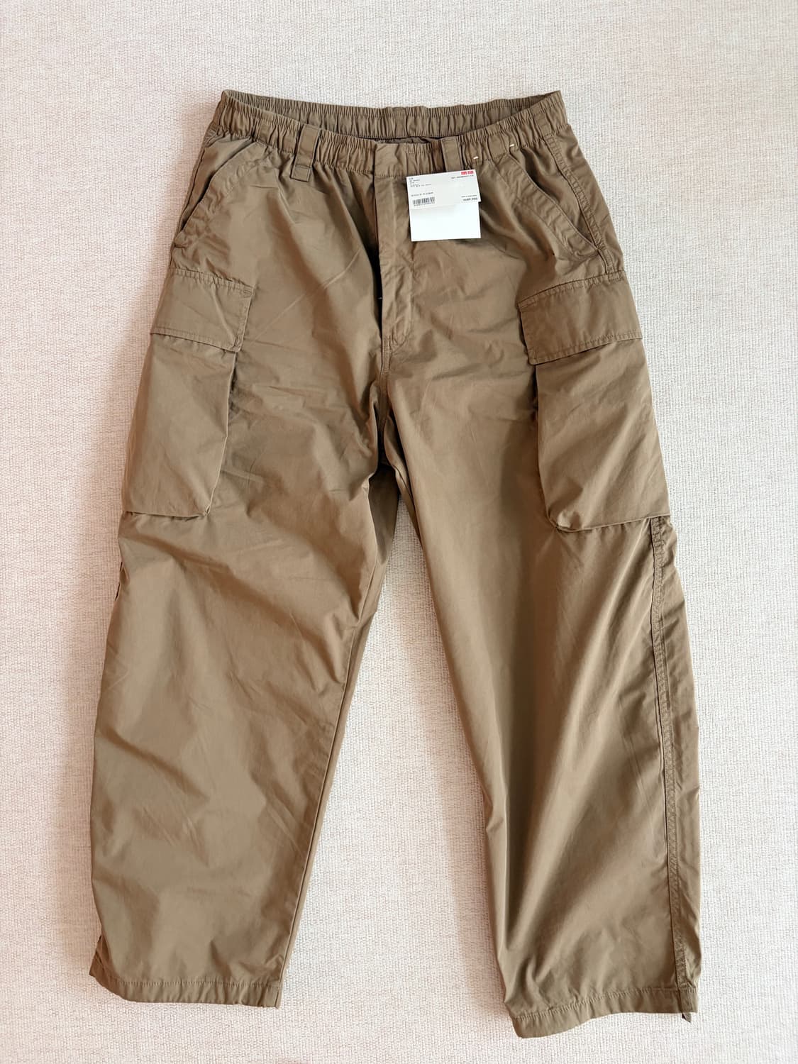 유니클로 와이드핏 카고팬츠 상품이미지1