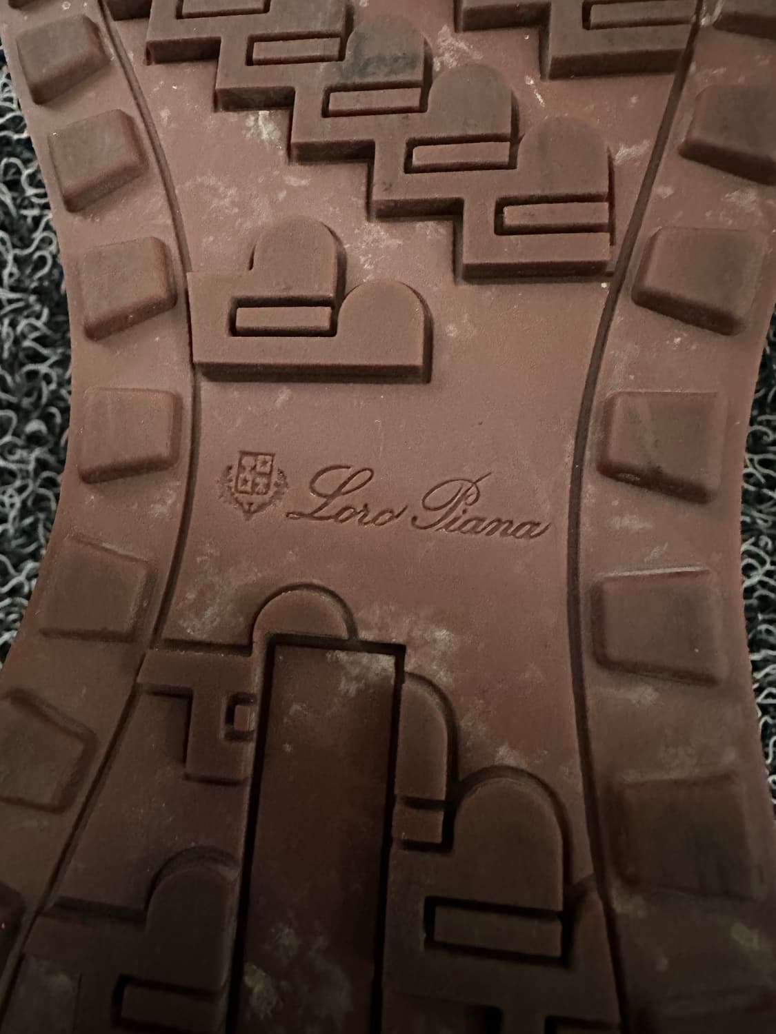 로로피아나 위크엔드 워크 스니커즈 41 / 255 상품이미지9