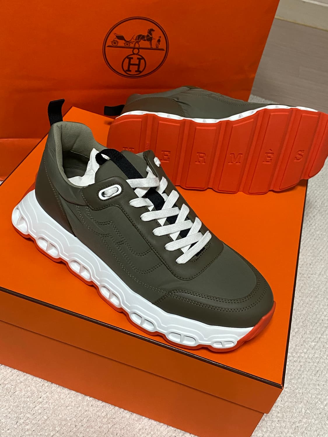 [새상품] 에르메스 임펄스 스니커즈 42.5 상품이미지1