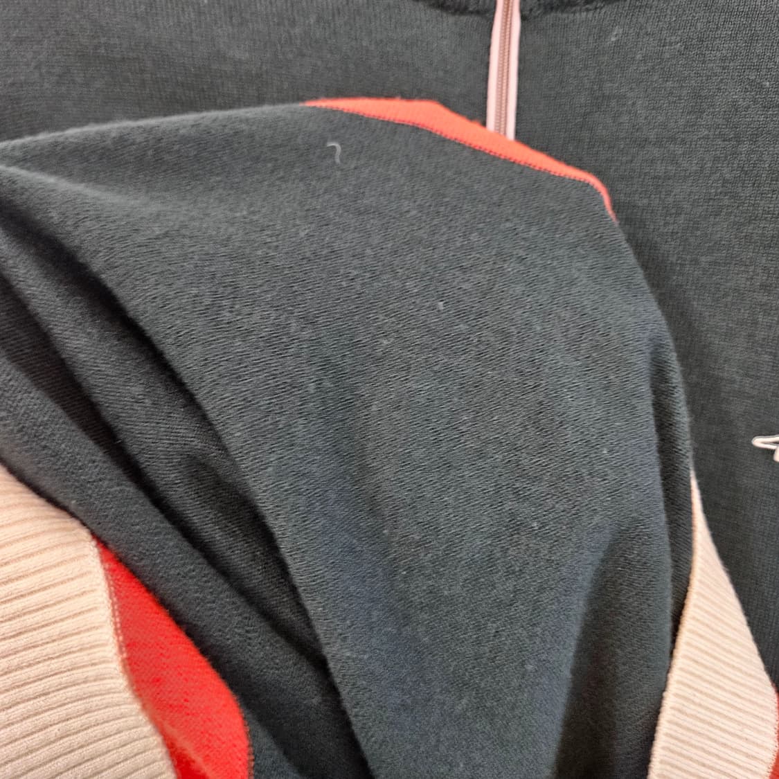 100(L) 루이까스텔 반집업 니트 상품이미지7