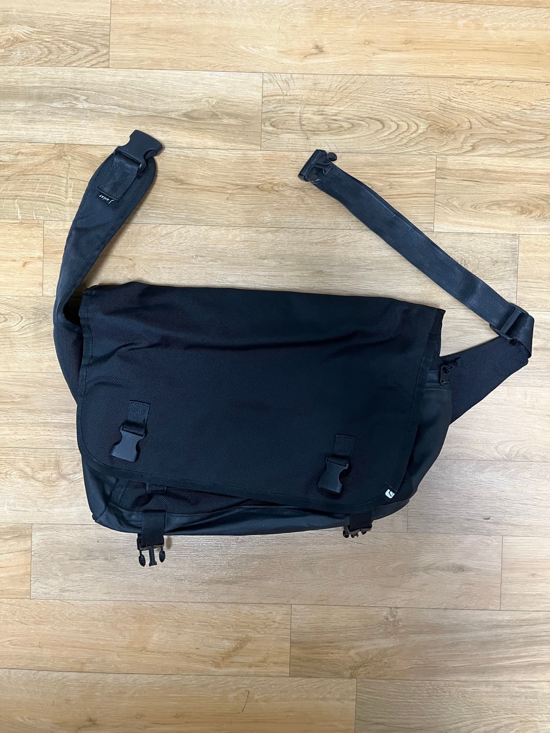 지플랫 퍼스트 메신저백 블랙 상품이미지2