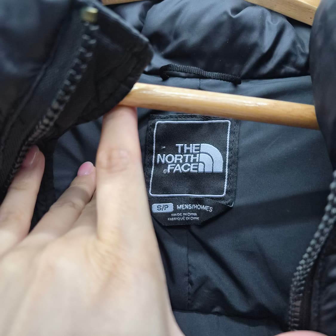 노스페이스 블랙 패딩 남녀공용 S 상품이미지4