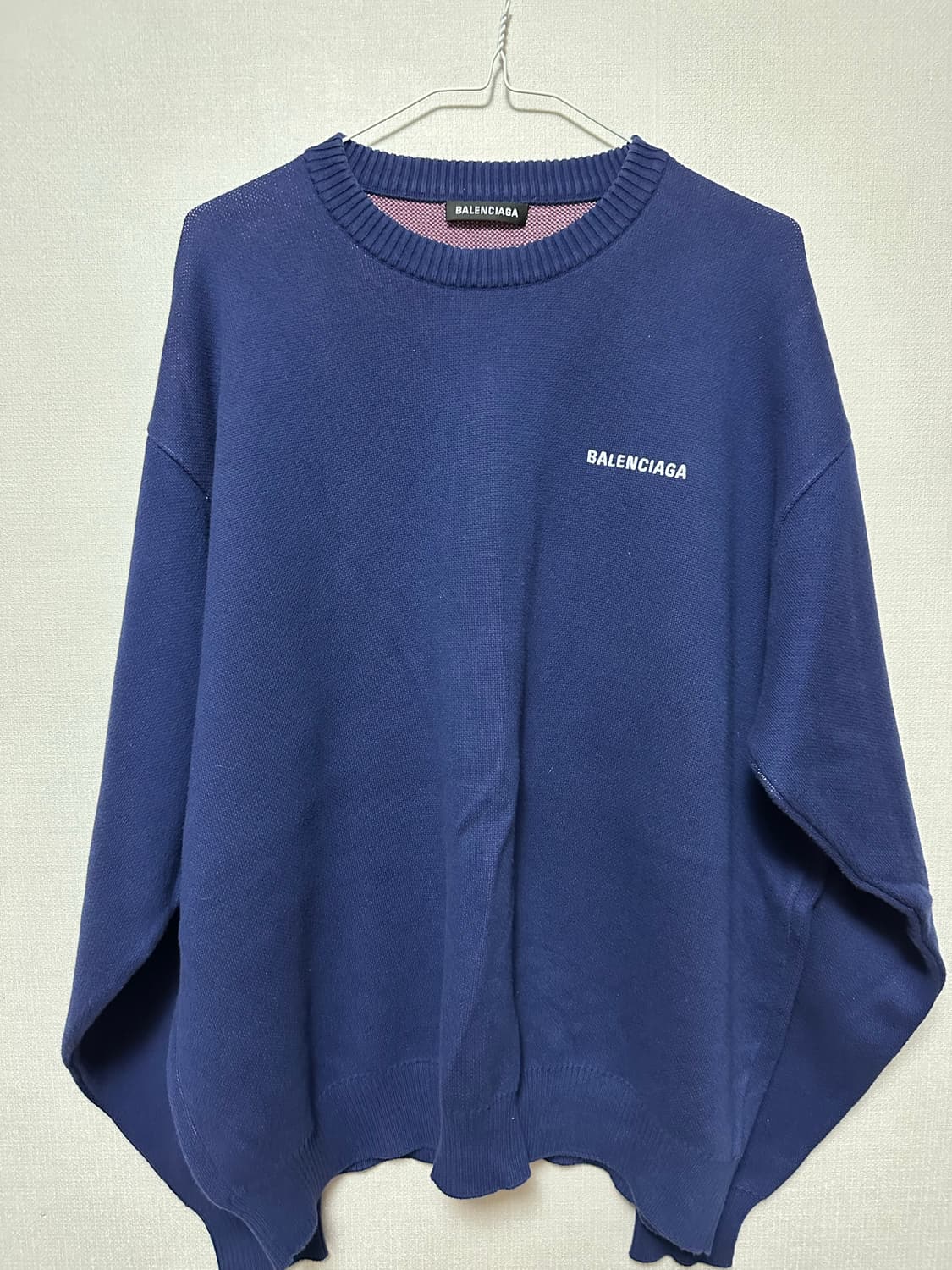 (새상품급!!) 22FW 발렌시아가 네이비 웨이브 로고 니트 L 상품이미지1