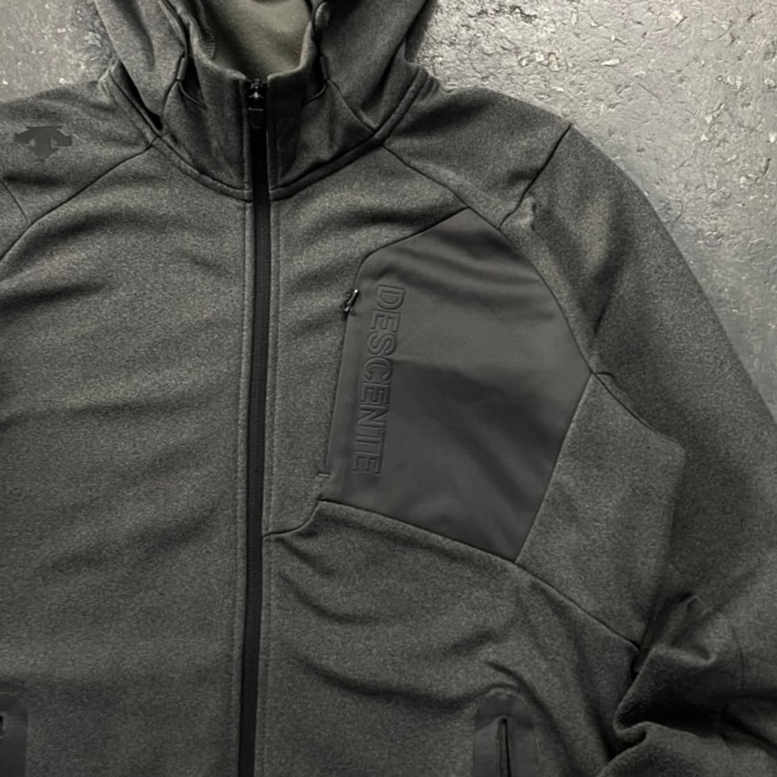 100 데상트 후드집업 상품이미지2