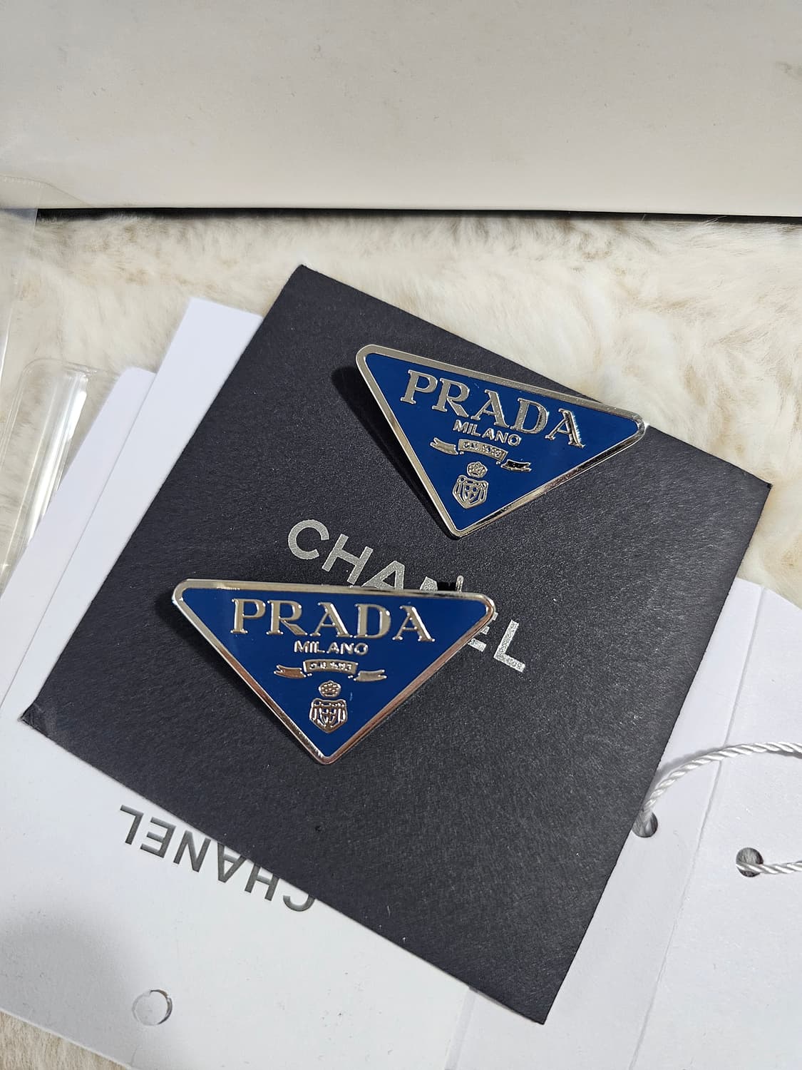 빈티지 프라다 블루 메탈 브로치 상품이미지2