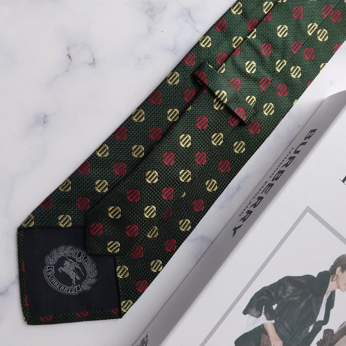 버버리 실크 그린 도트 패턴 넥타이 9.9cm S~A+등급 K2510
 상품이미지7