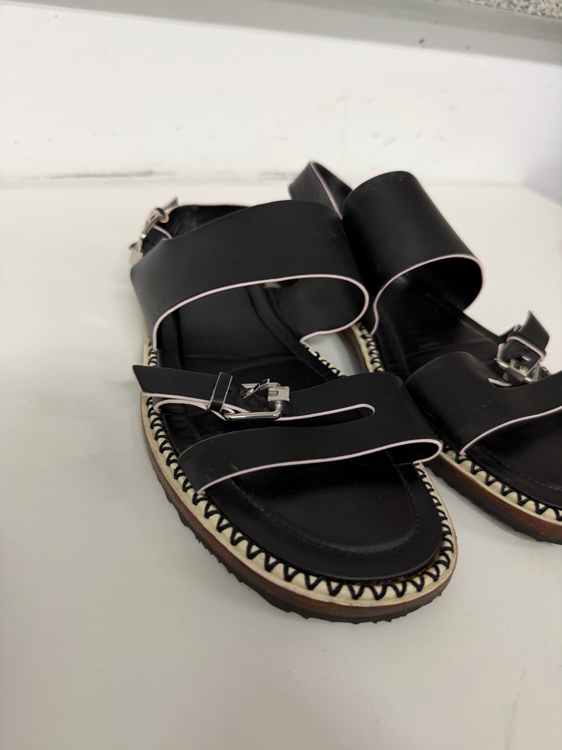 정품) TODS 토즈 여성 블랙 버클 스트랩 샌들 37 상품이미지3