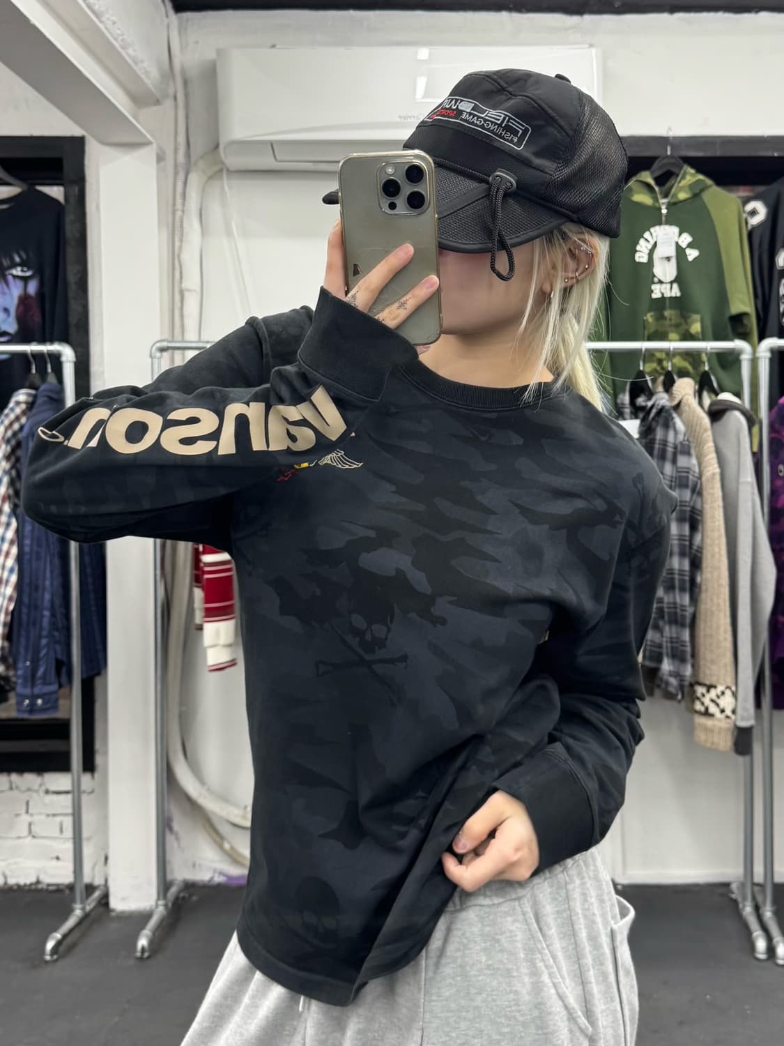 밴슨 레더 x 루니툰즈 카모 롱슬리브 상품이미지6