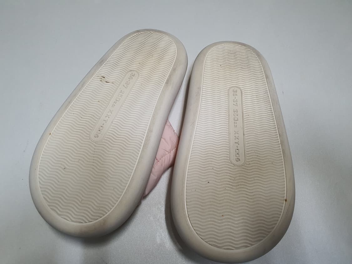 여성 패딩 슬리퍼 250 상품이미지2