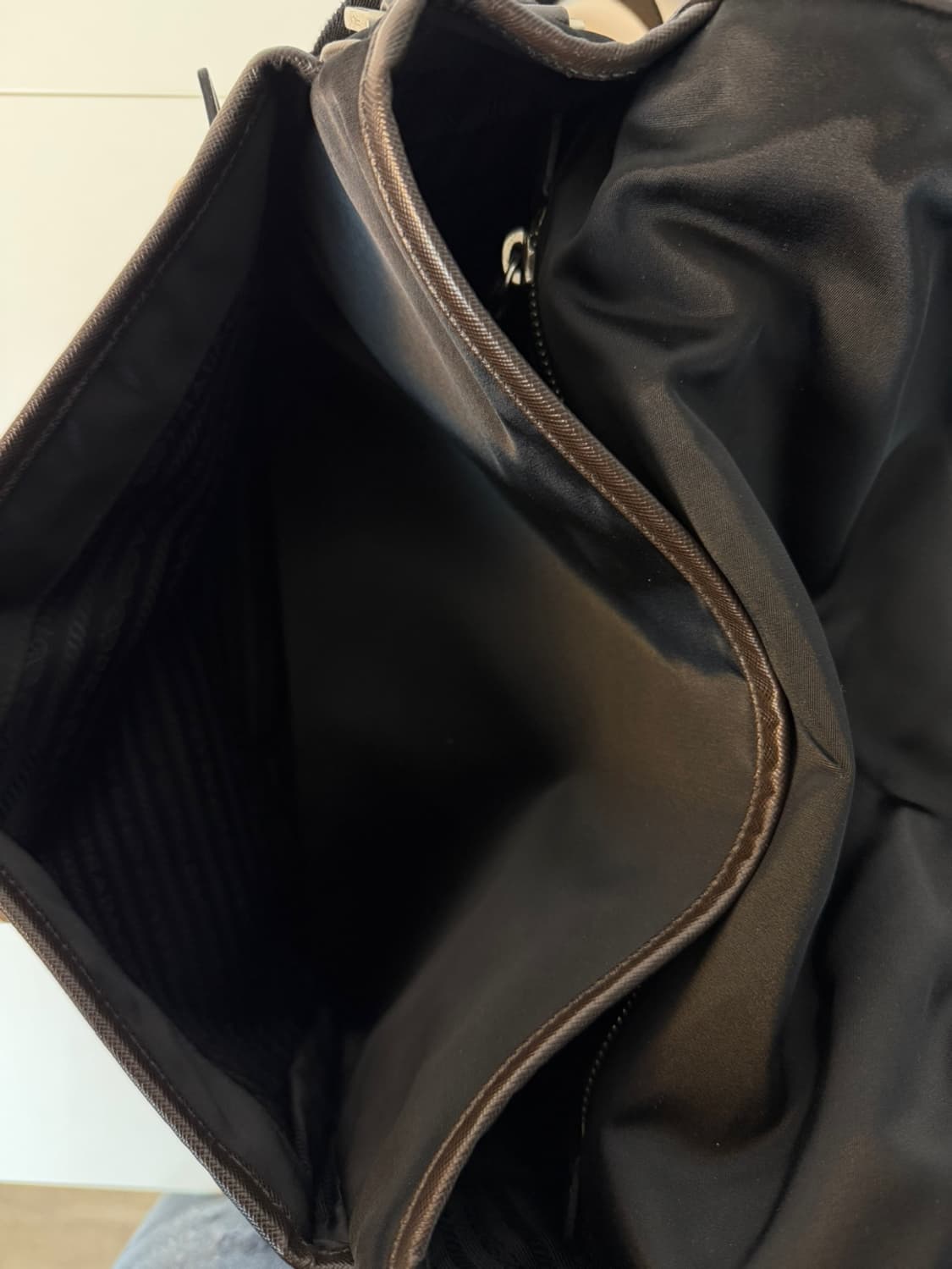 프라다 나일론 메신저 백  상품이미지8