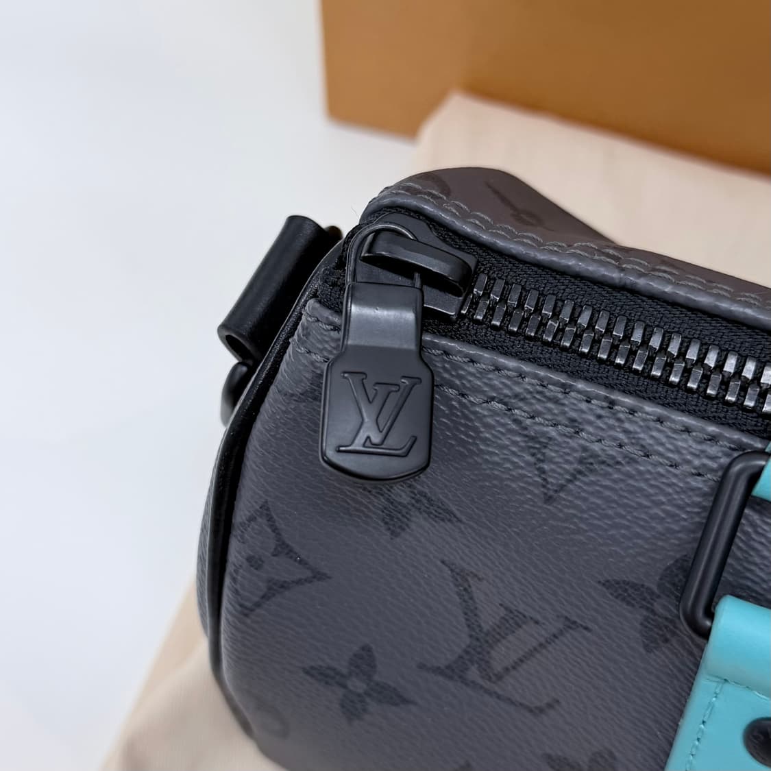 [S급/OS] 루이비통 더콰이즈 키폴 반둘리에 25 크로스백 숄더백 상품이미지9