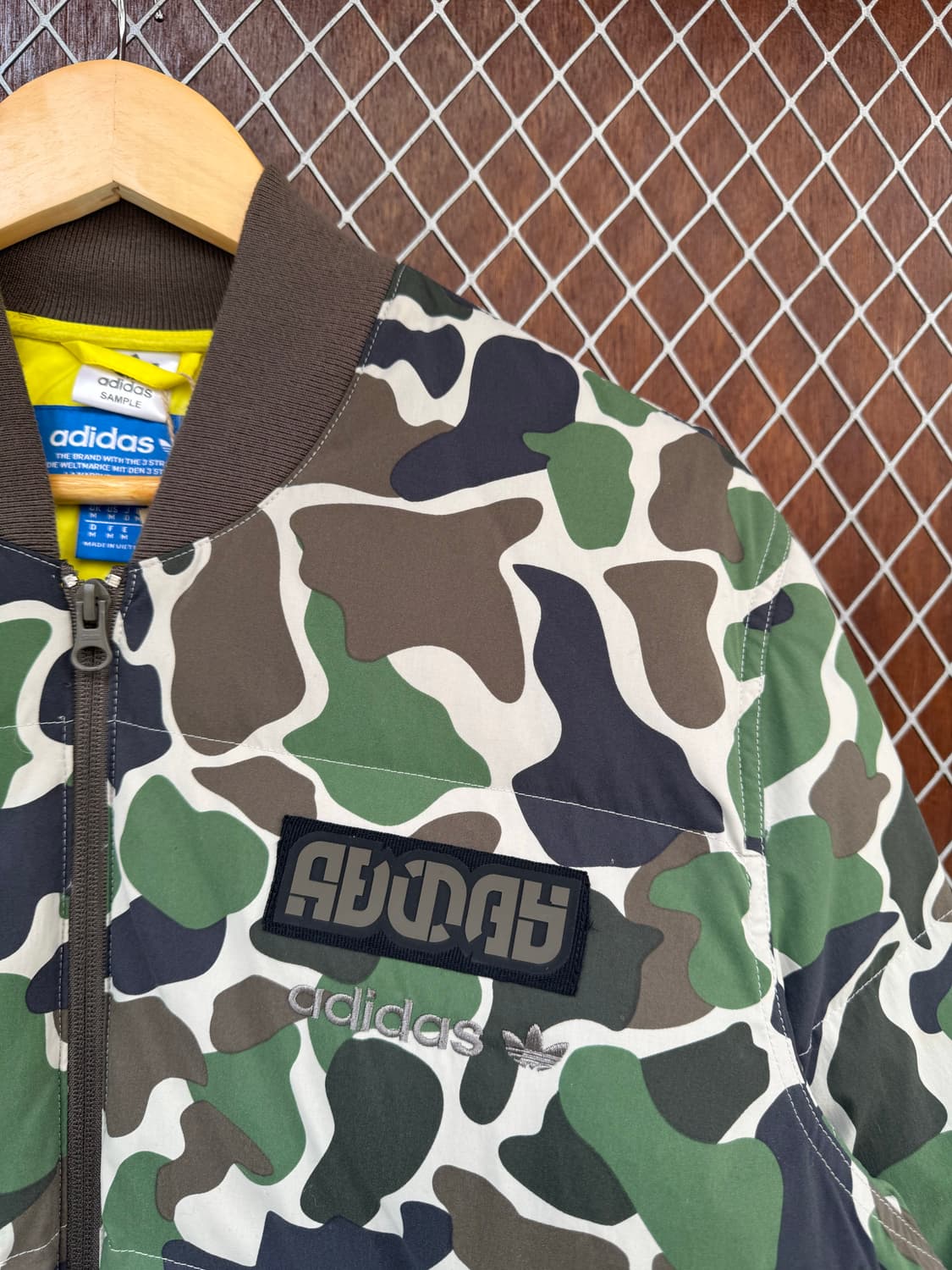 아디다스 서울 플라이트 카모 오버핏 봄버 패딩 자켓 M 상품이미지3