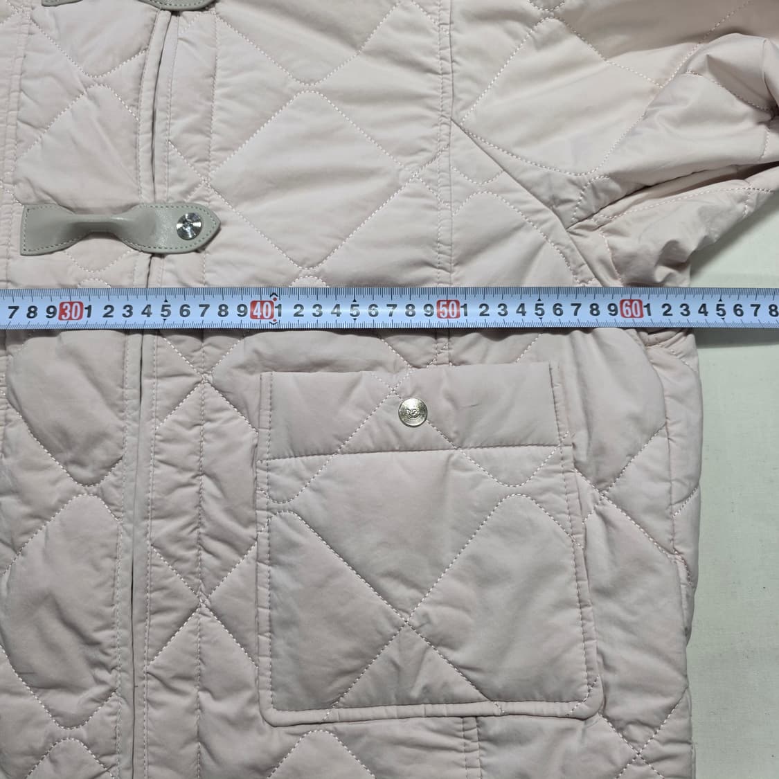 0712 [에스제이에스제이]한섬 리본 포인트 퀼팅자켓 23ss 상품이미지5