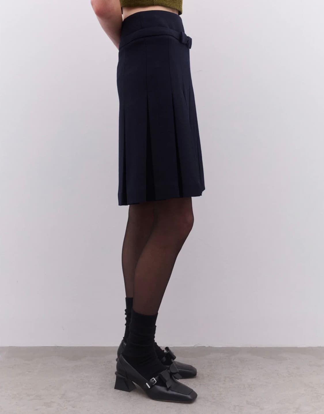 (새상품)슈슈통 23FW 보우 웨이스트 플리츠 스커트 - UK10 상품이미지3