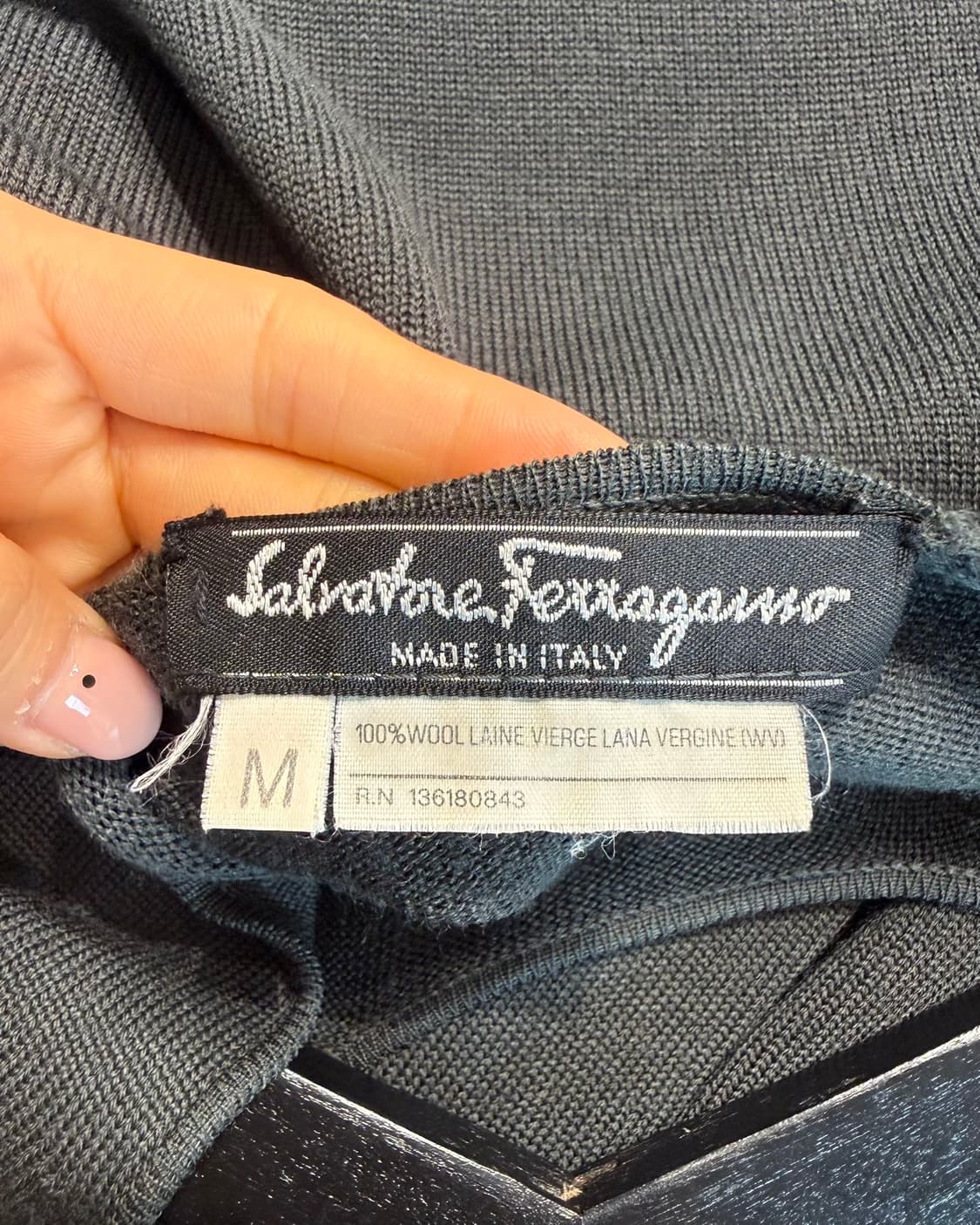 페라가모 차콜 로고 울 니트  상품이미지8