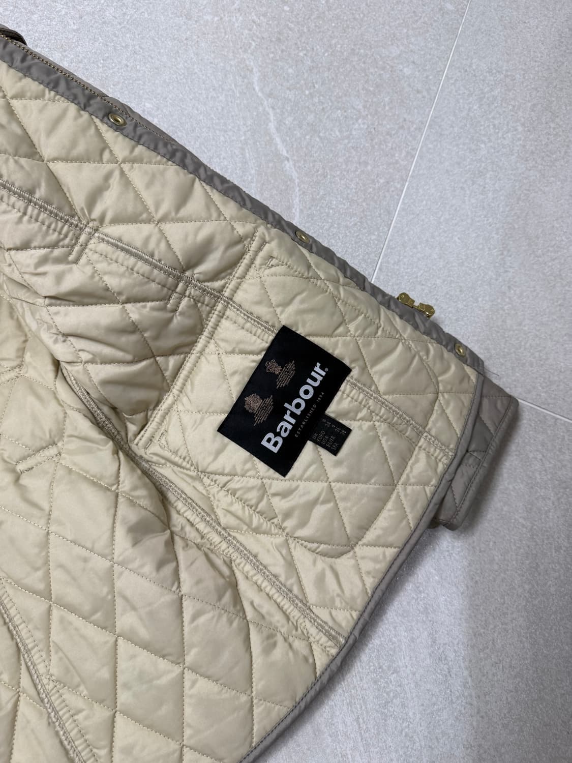 바버 인터내셔널 퀼팅 자켓 S(85) 상품이미지3