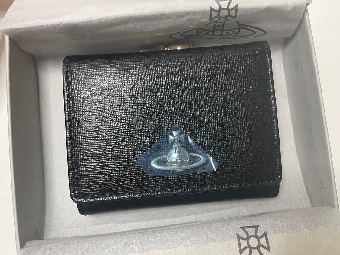 비비안 웨스트우드 빅토리아 스몰 로고 프레임 블랙 지갑 반지갑 상품이미지7