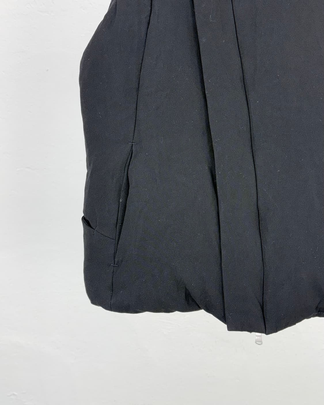 더 비리니 안느 벤타 비대칭 하이넥 후디 구스 다운 패딩 베스트 상품이미지4