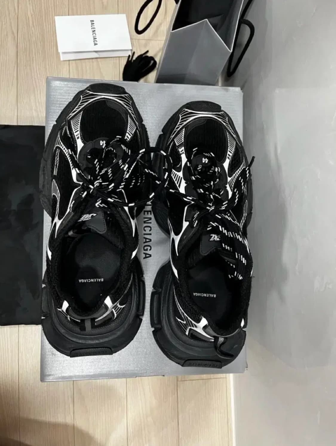 [44] 발렌시아가 3XL 블랙화이트 상품이미지4