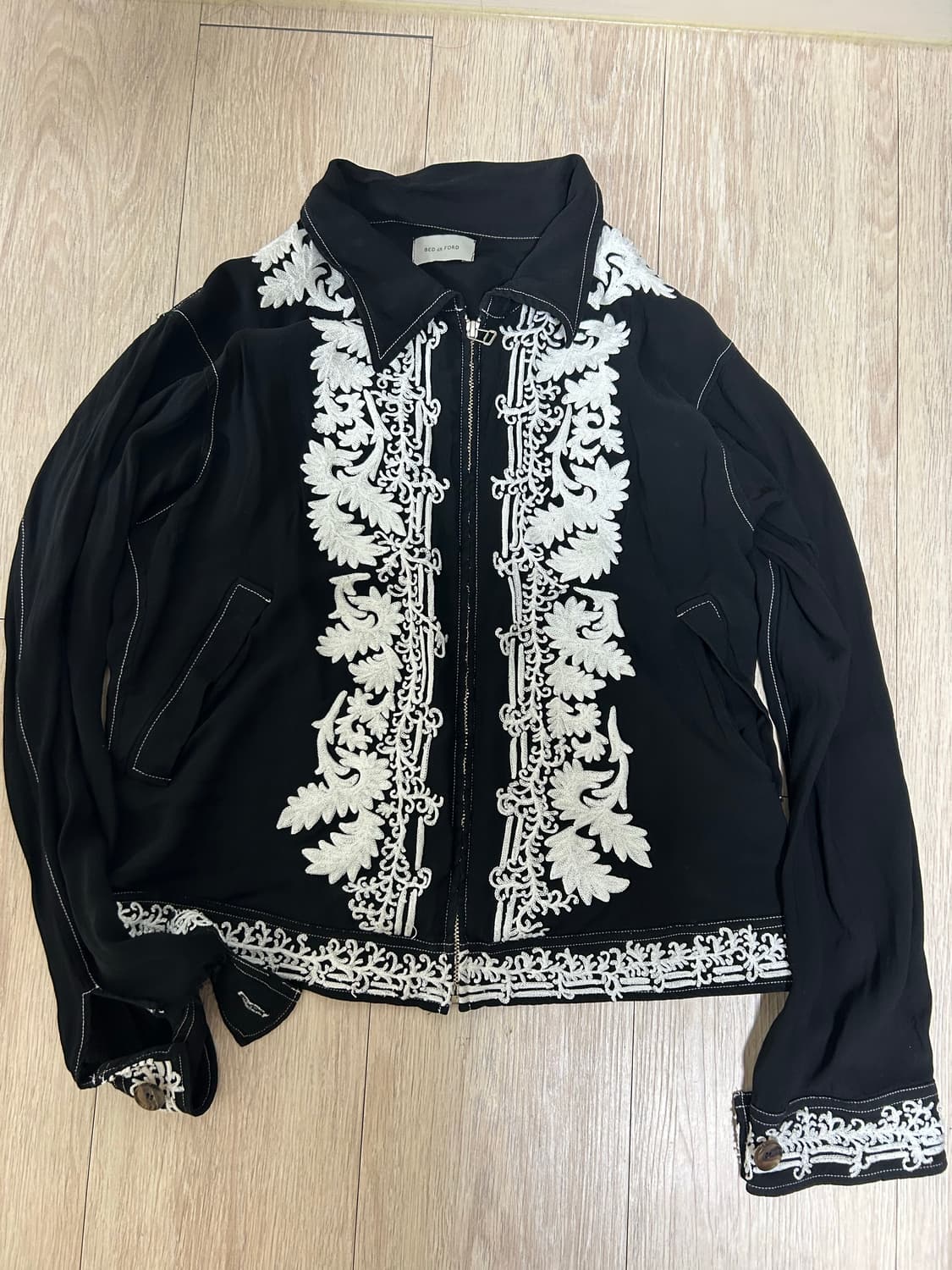 bed j.w. ford 20ss 화이트 스티치 블랙 자켓 상품이미지2