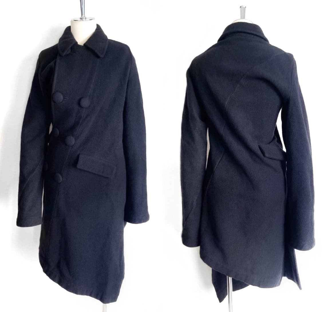 꼼데가르송 트위스트 버튼 코트 상품이미지1