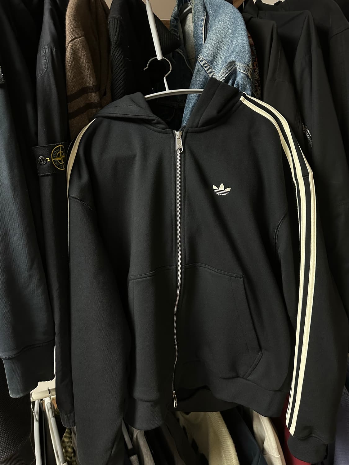 아디다스 크롭 후드 집업 상품이미지1