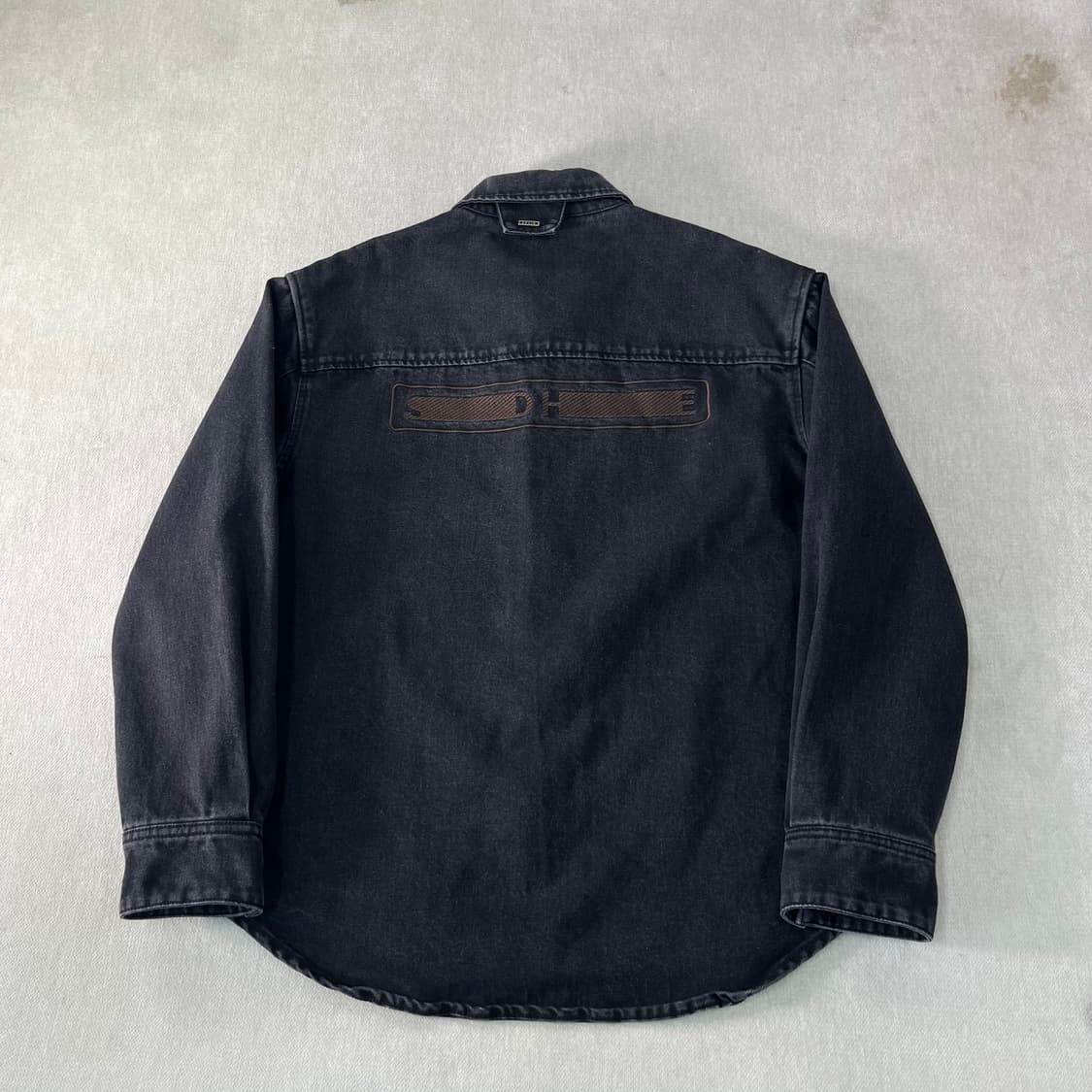 105 솔리드옴므 백로고 흑청 데님 셔츠 자켓 상품이미지2