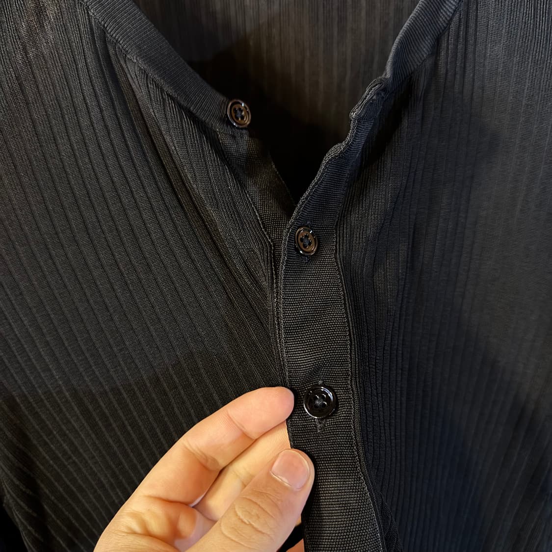 톰포드 비스코스 헨리넥 니트 셔츠 판매 합니다. 상품이미지5