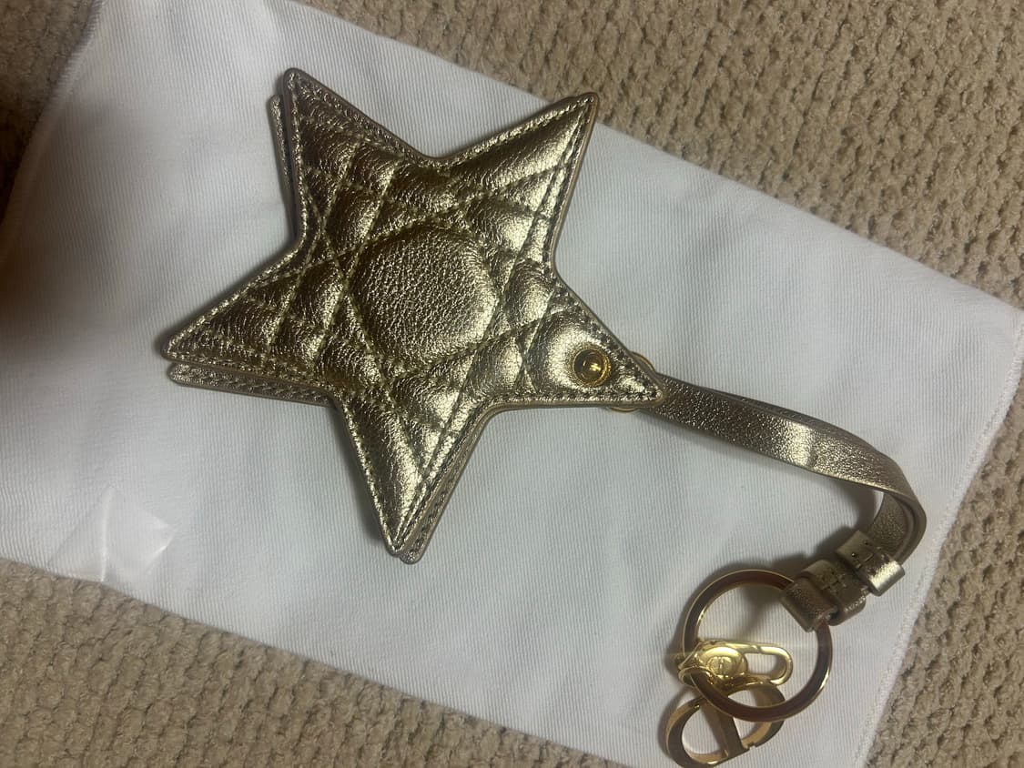 크리스찬디올 별 에어 태그 키링 골드(A+) 단품 상품이미지1