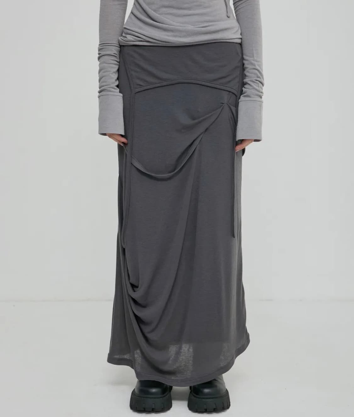 플레어업 드레이프 롱 스커트 다크그레이 상품이미지1