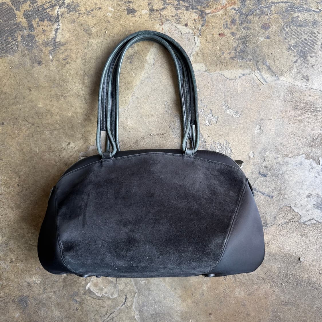 페레가모 간치니 로고 스웨이드/레더 숄더 백 상품이미지6