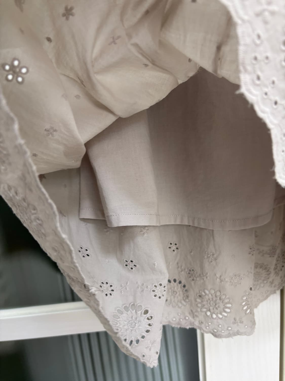 애쉬 그레이 펀칭 원피스 상품이미지4