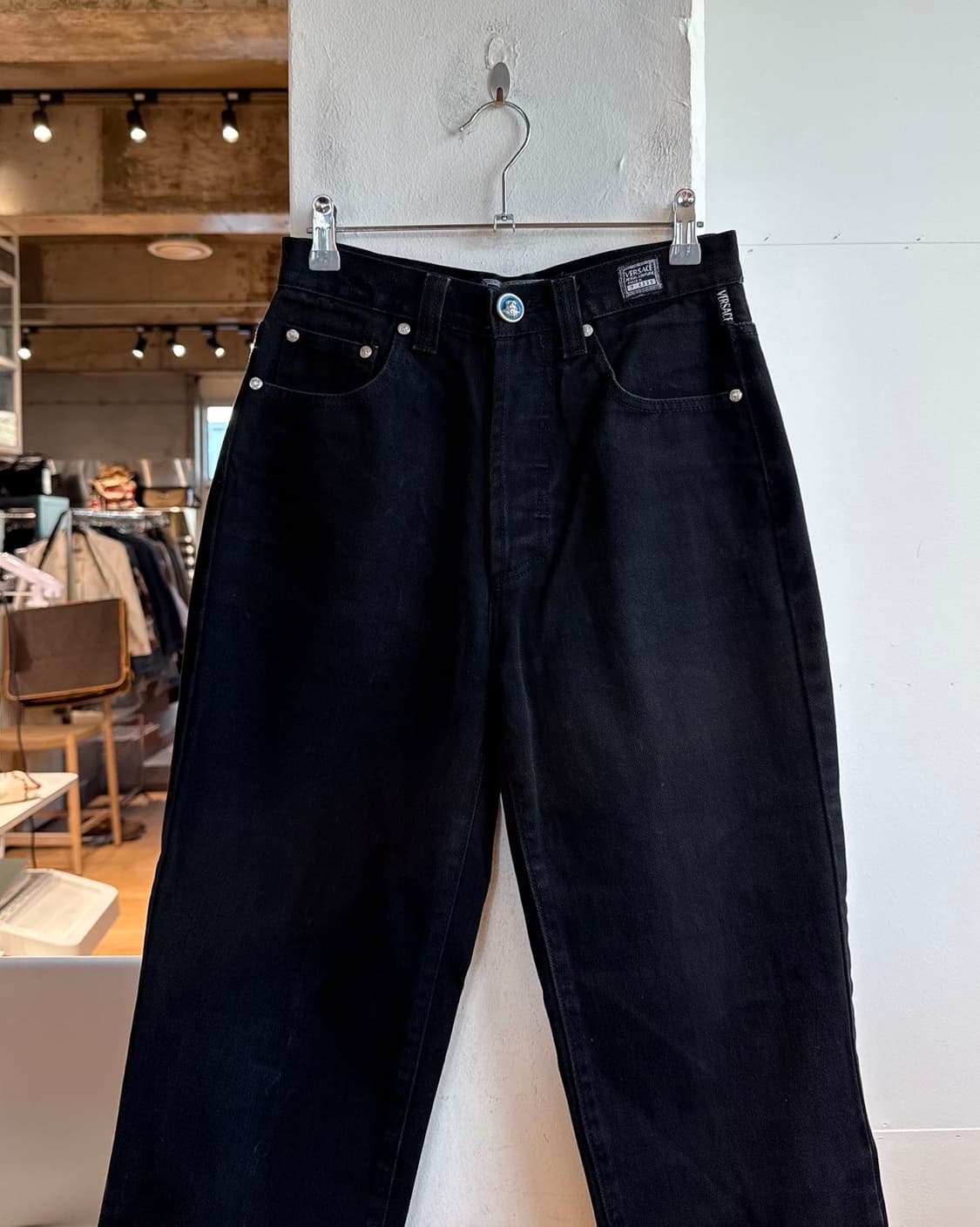 베르사체 진스 쿠틔르 블랙 데님 팬츠  상품이미지3