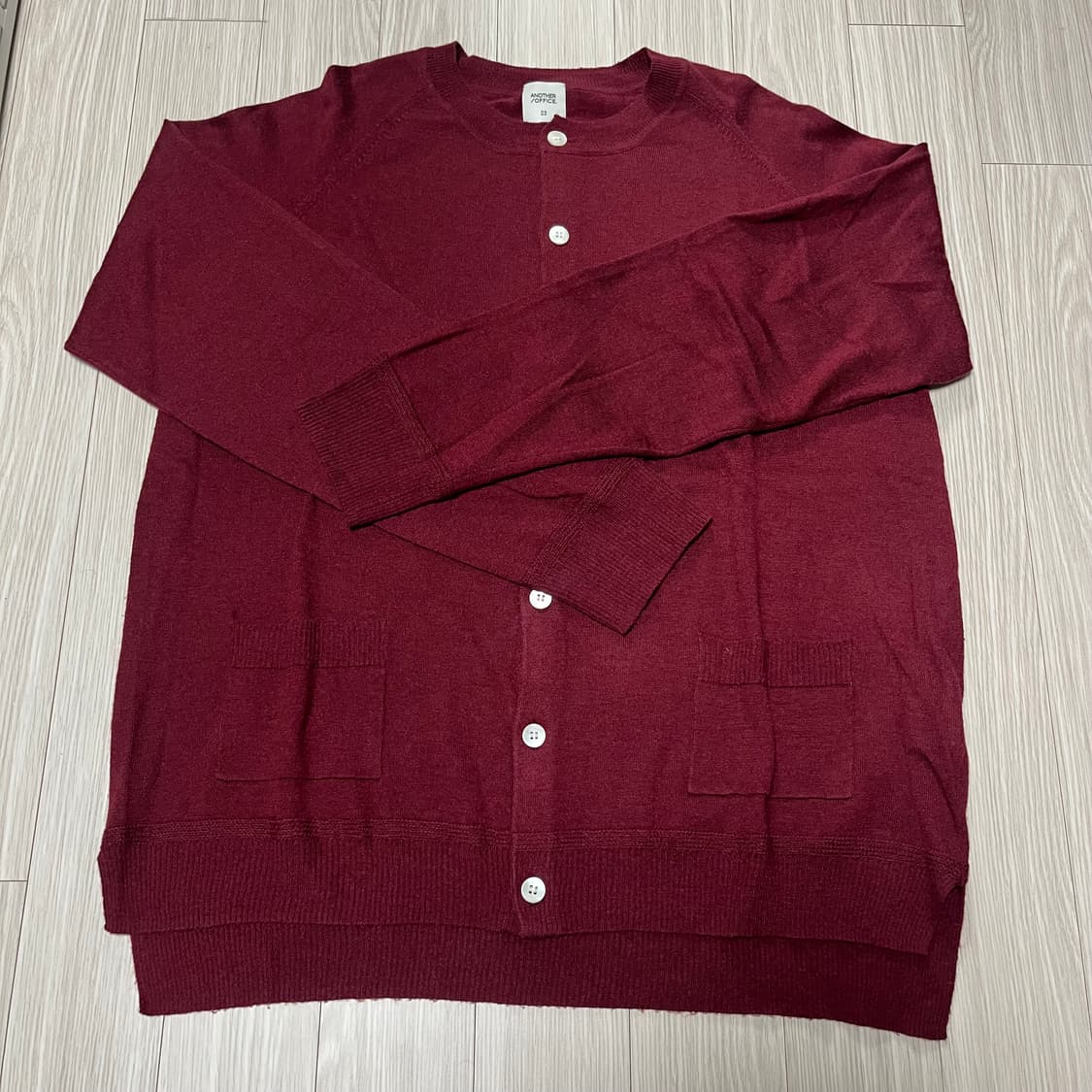 어나더오피스 가디건 버건디 컬러 105 사이즈  상품이미지1