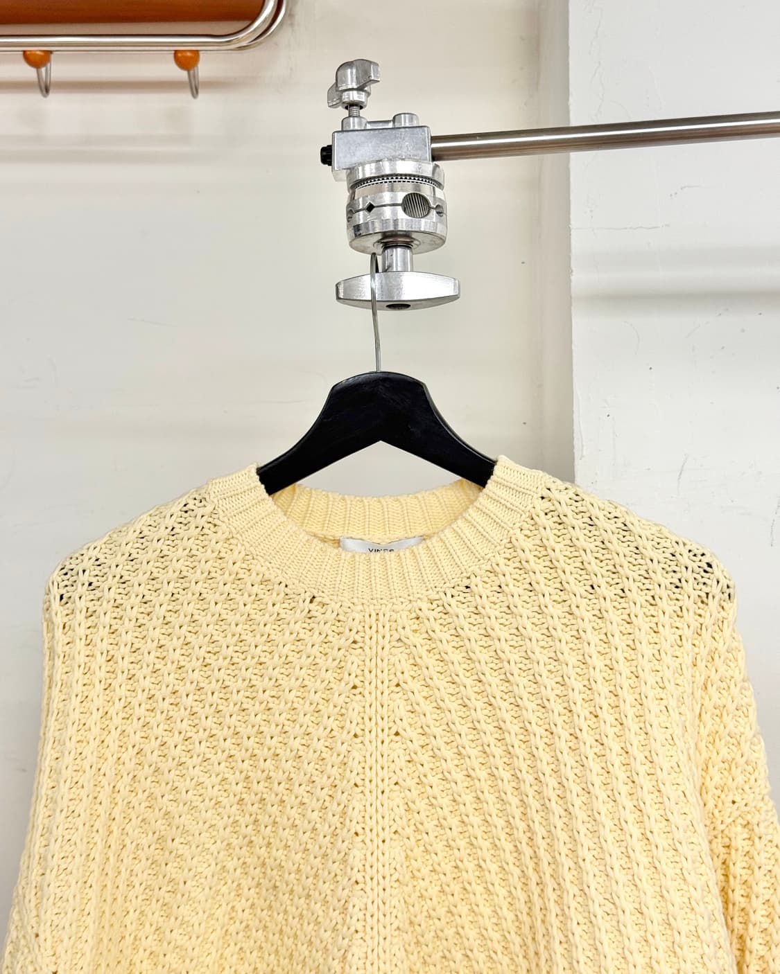 빈스 옐로우 드랍 숄더 니트 스웨터 상품이미지2
