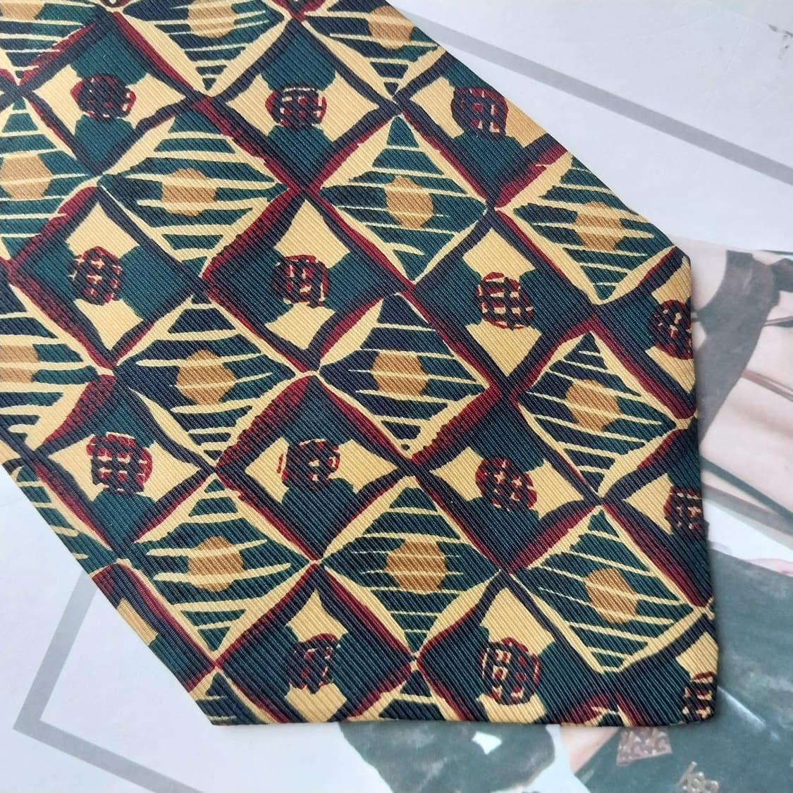 버버리 실크 베이지 헤리티지 패턴 넥타이 10cm A+등급 K2243
 상품이미지6