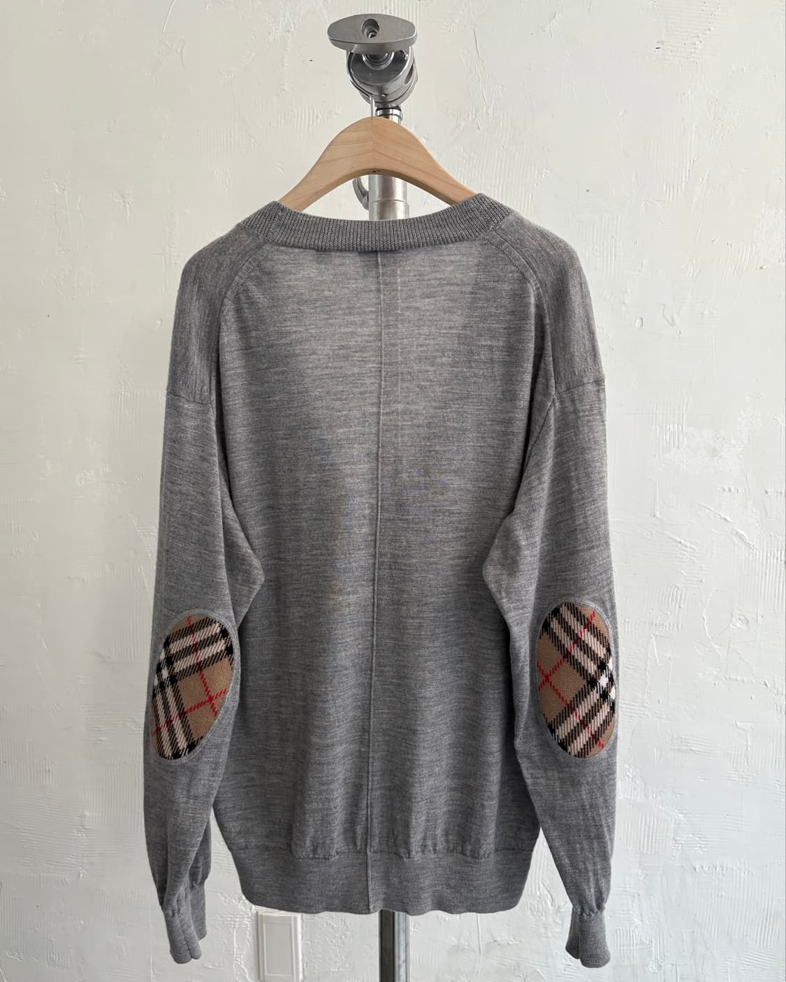 Burberry 버버리 노바체크 패치 그레이 울 브이넥 가디건 상품이미지5