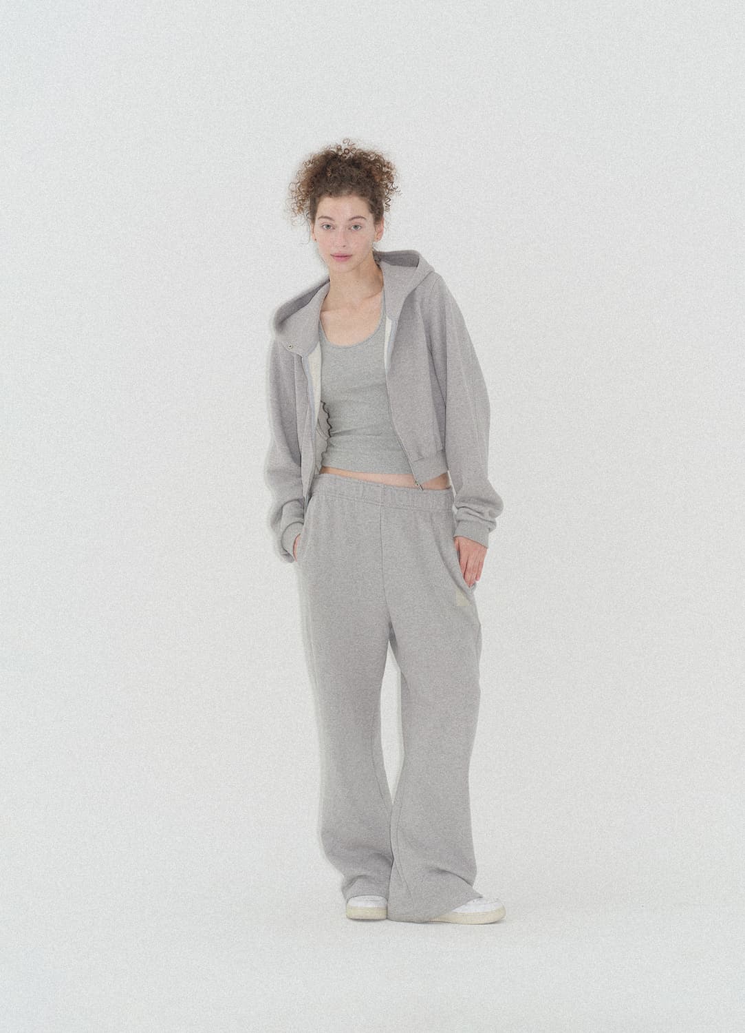 더바넷 스퀘어 라벨 코튼 후드집업 블랙 상품이미지8