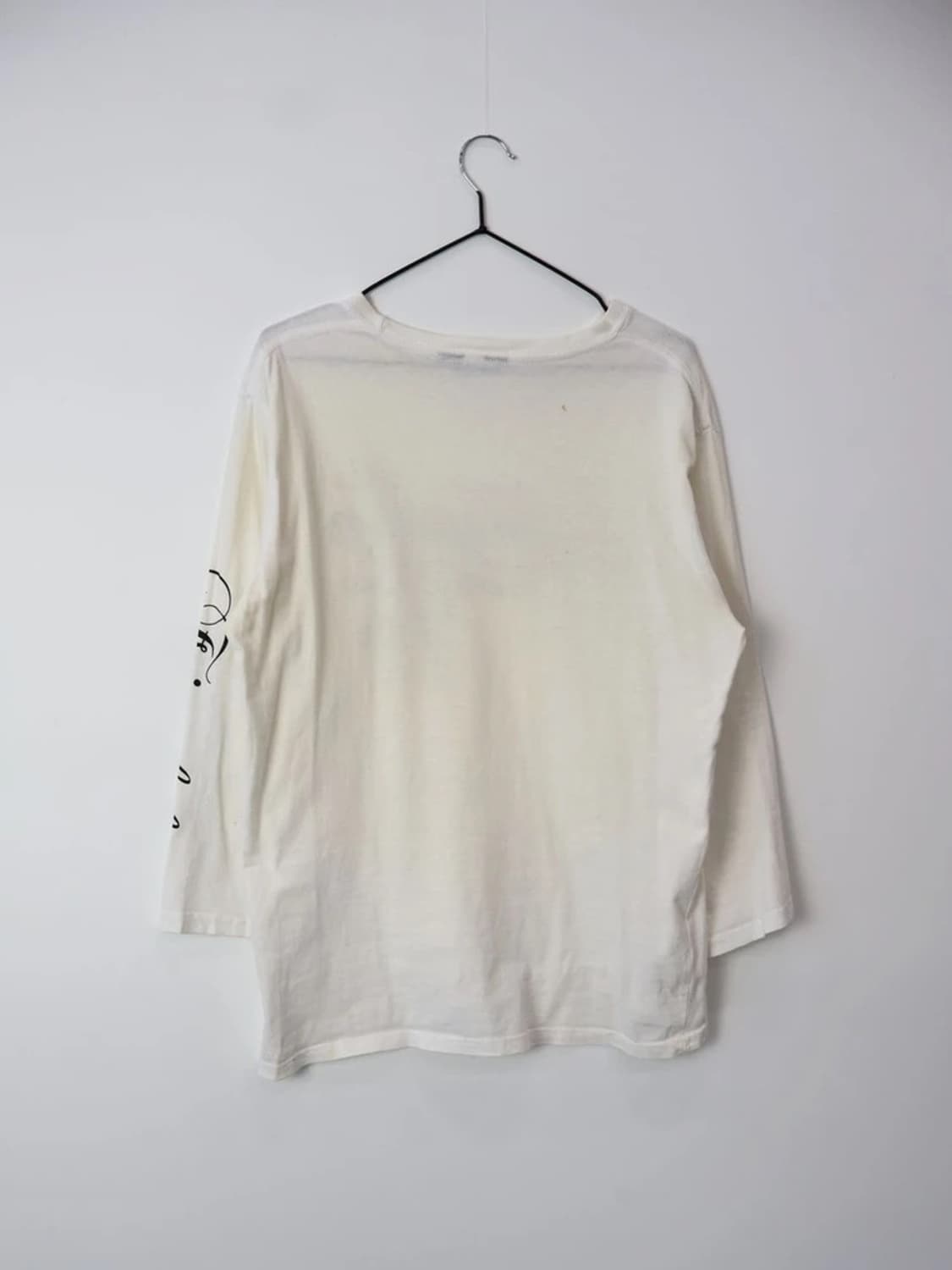 Beaumere Graphic Long Sleeve Tee 상품이미지5