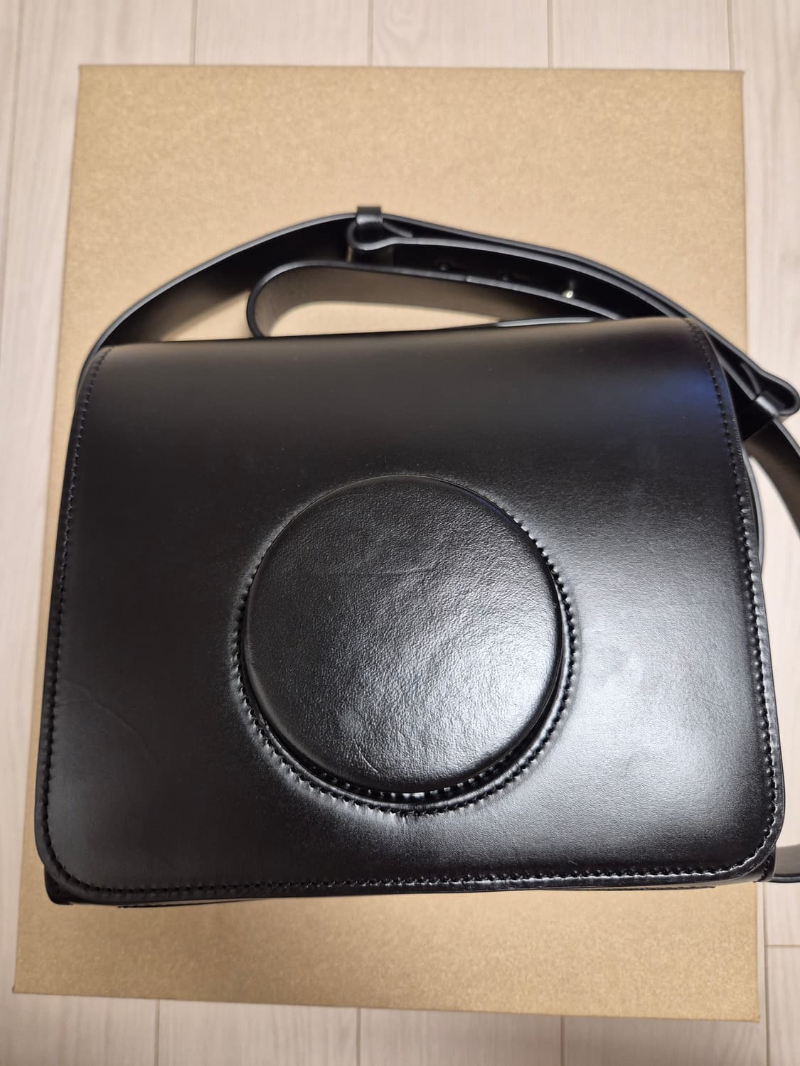 르메르 카메라백 상품이미지1