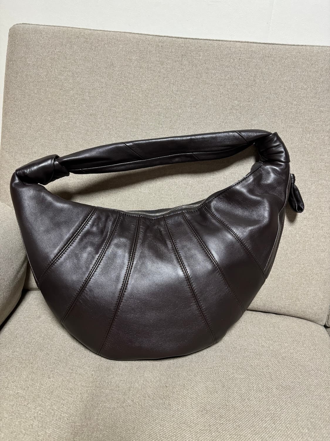 르메르 포춘 크루아상 백 다크 초컬릿 상품이미지1