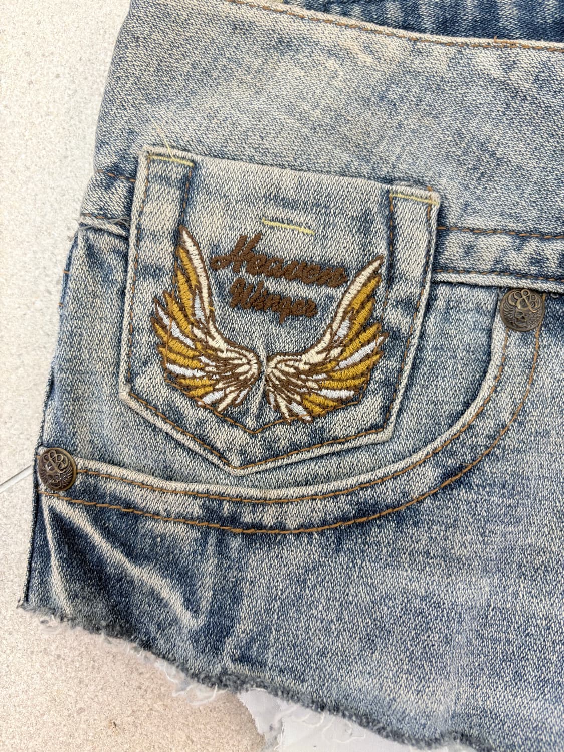 y2k 날개 자수 데님 숏츠 상품이미지4