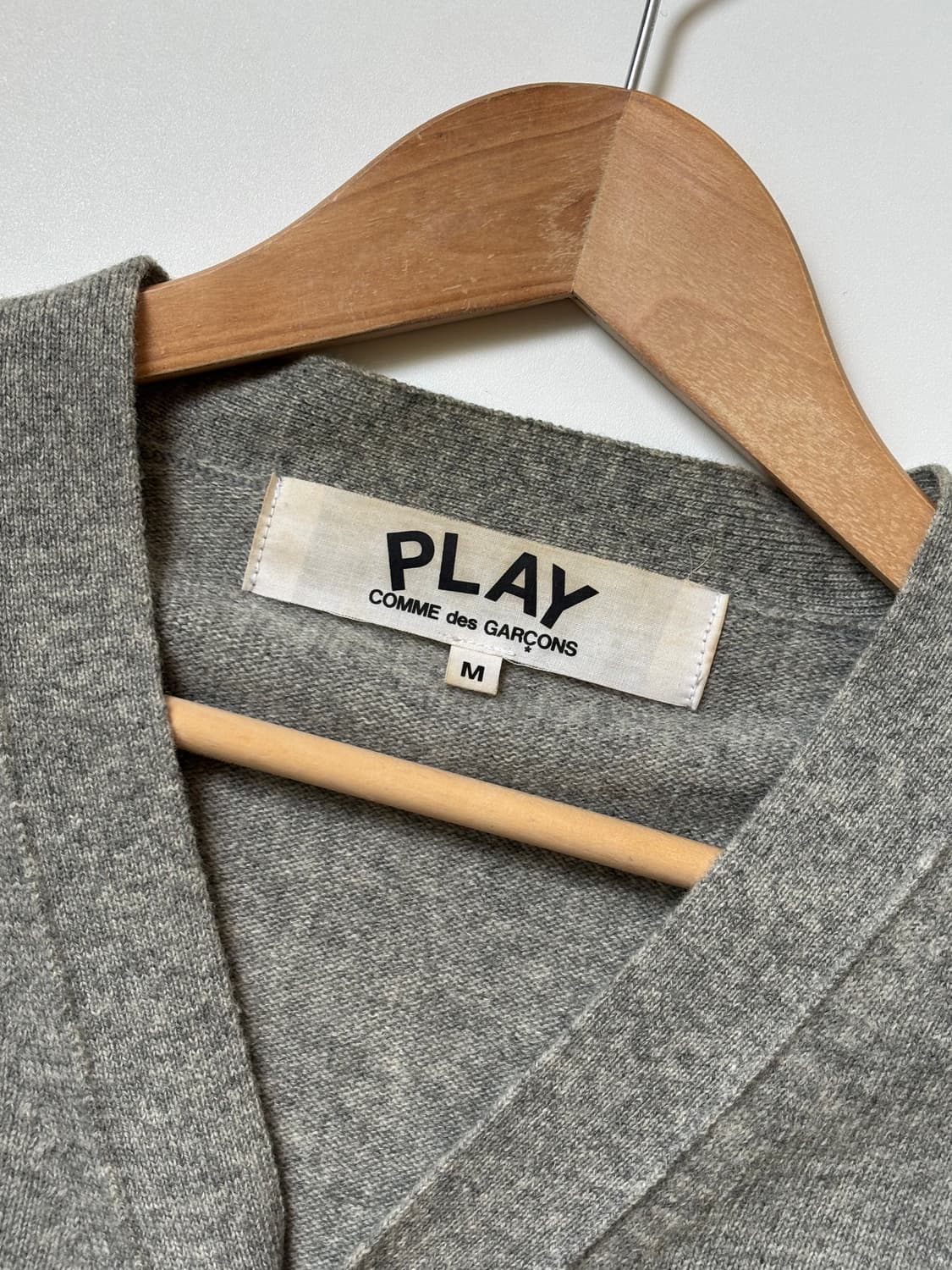 Comme des Garçons 꼼데가르송 와펜 그레이 브이넥 가디건 상품이미지7