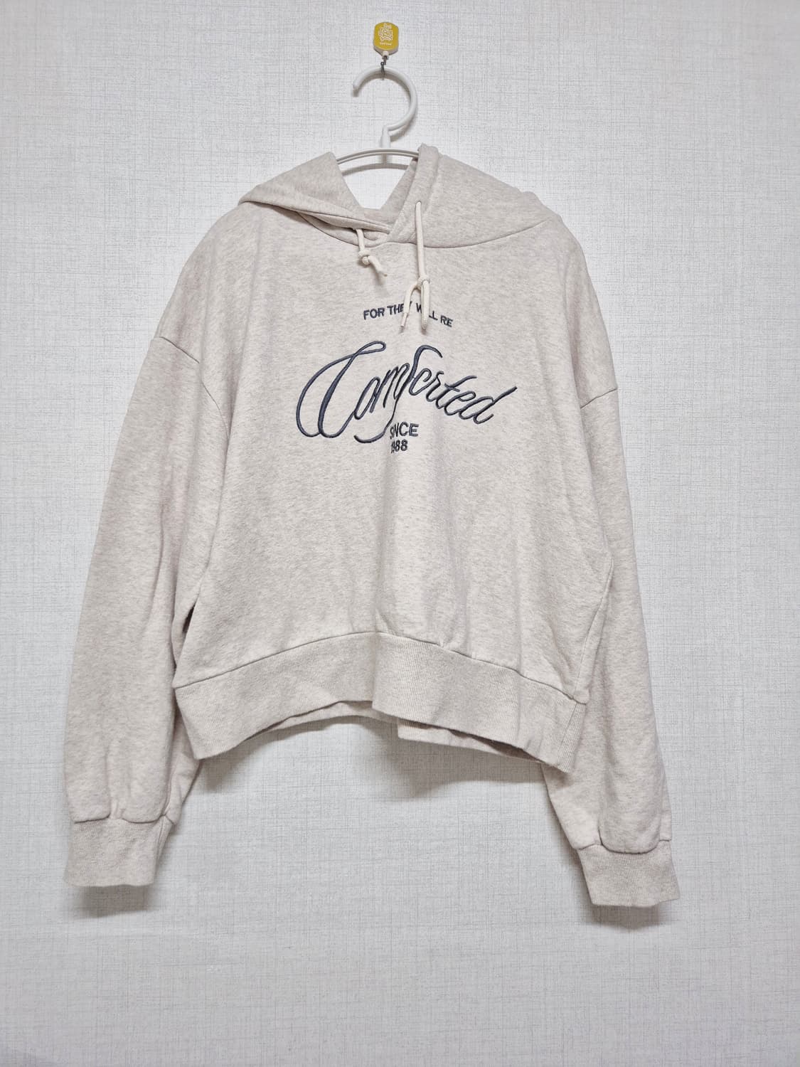 아이보리 크롭 후드티 상품이미지1