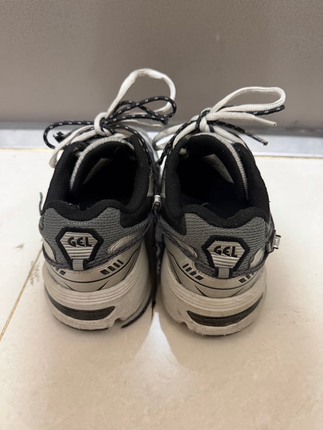 아식스 x 앤더슨벨 젤 1090 글레이셔 그레이 실버 상품이미지3