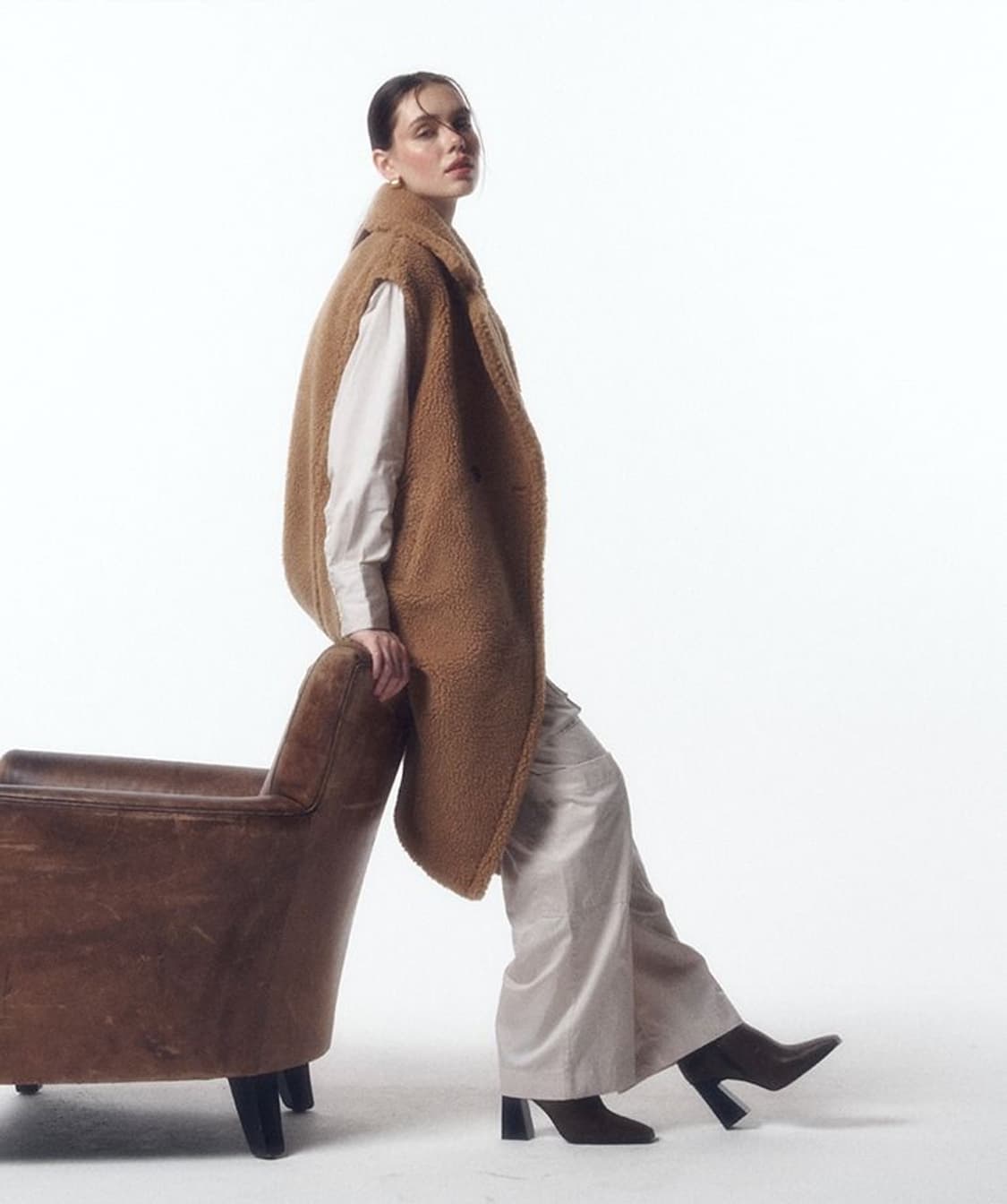 셀렙샵 양모 블렌디드 테디베어 롱베스트 상품이미지4