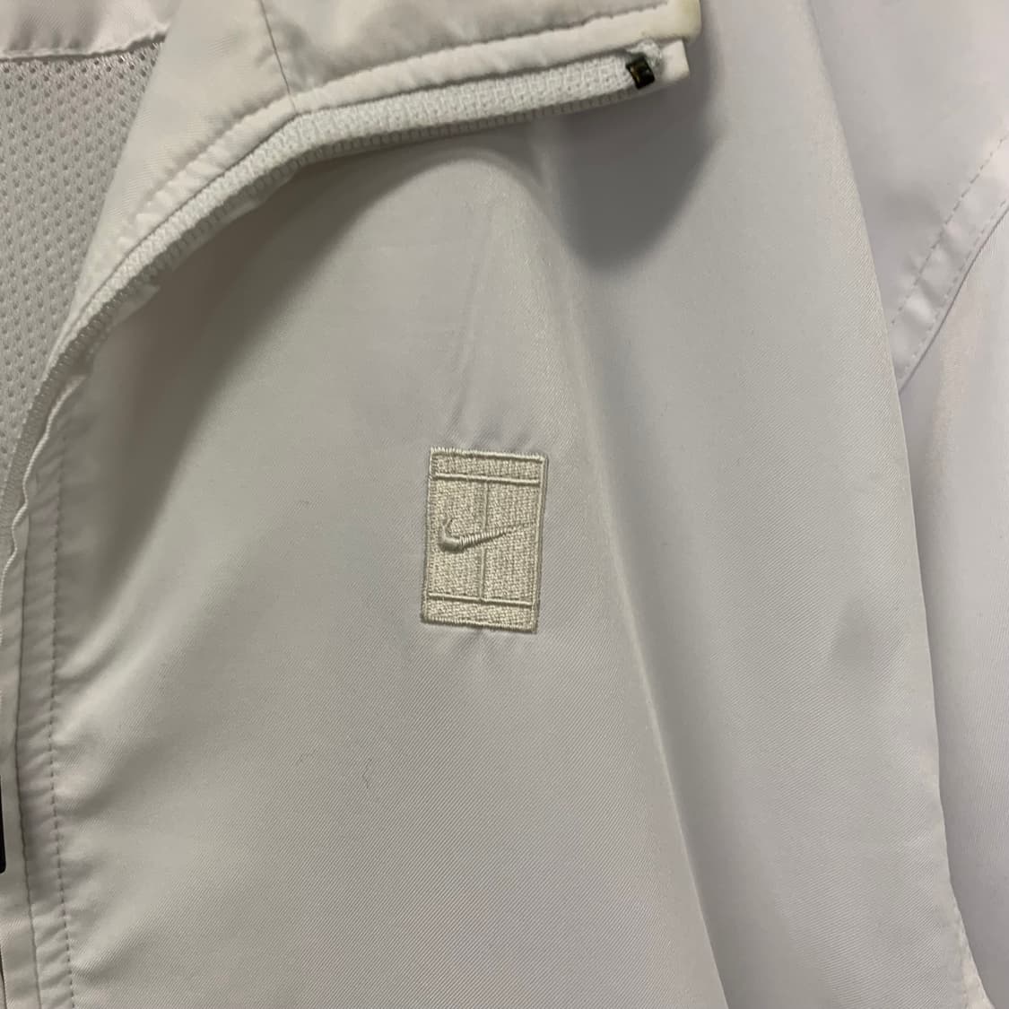 나이키 테니스로고 화이트 바람막이 자켓  상품이미지4