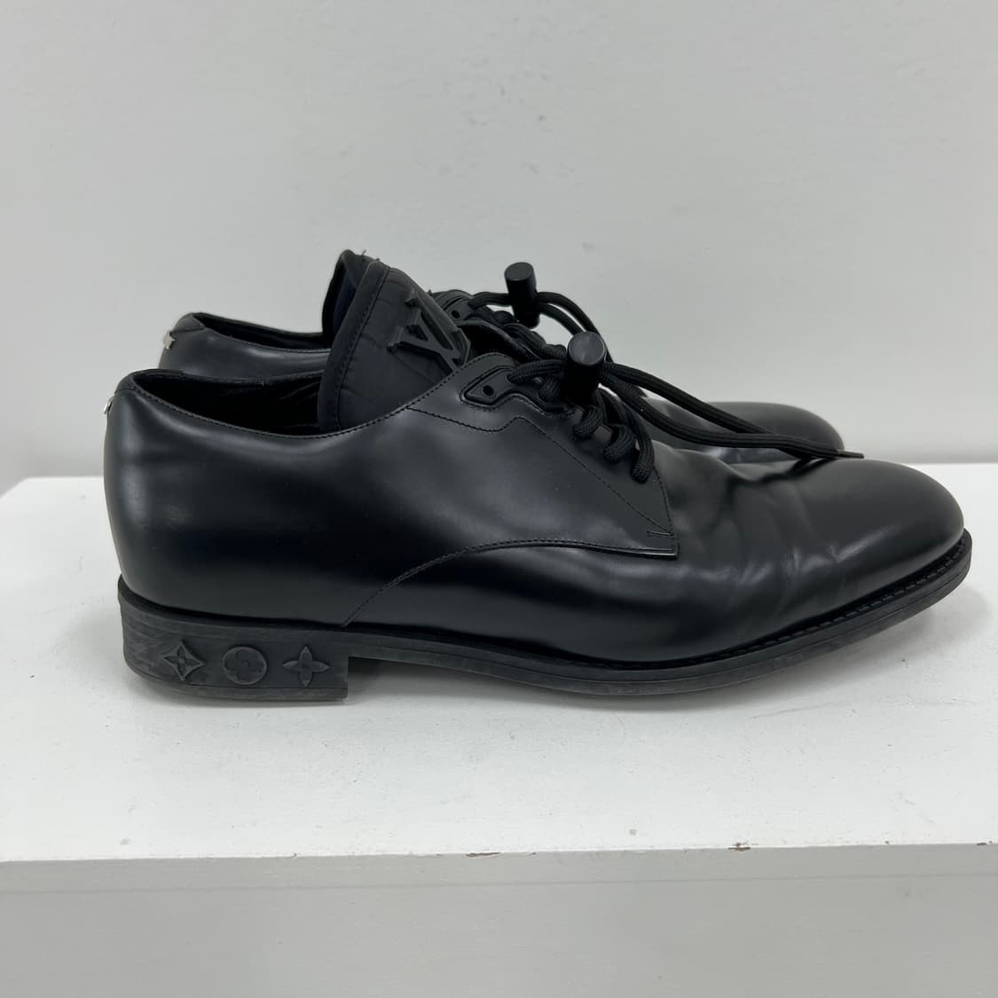 루이비통 LV 로고 레이스업 더비 슈즈 상품이미지5